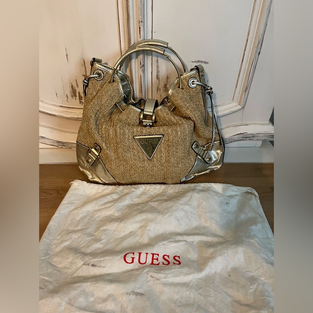 GUESS Summer Raffia Ring Handle Bag With Gold - Picture 3 of 17
